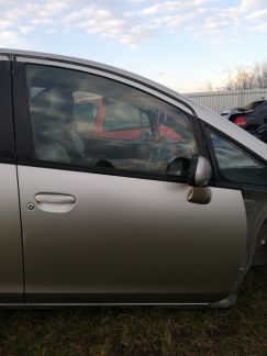 Дверь передняя правая Mitsubishi colt  - купить на сайте объявлений Армавир онлайн